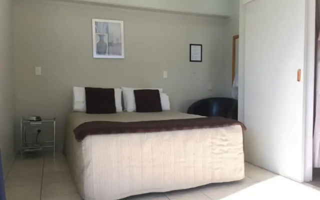 Aldan Lodge Motel