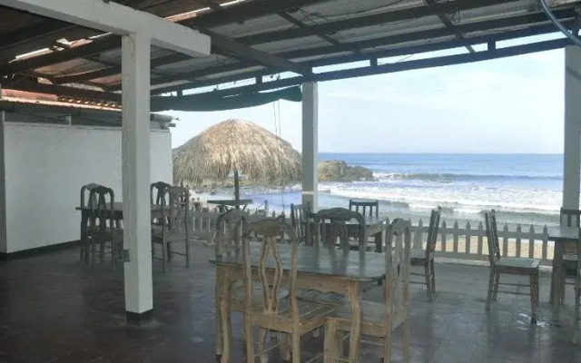 Playa Roca Hotel