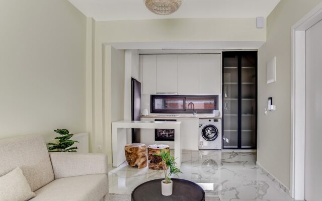 Sanders Old Port - Simple Studio w/ Balcony