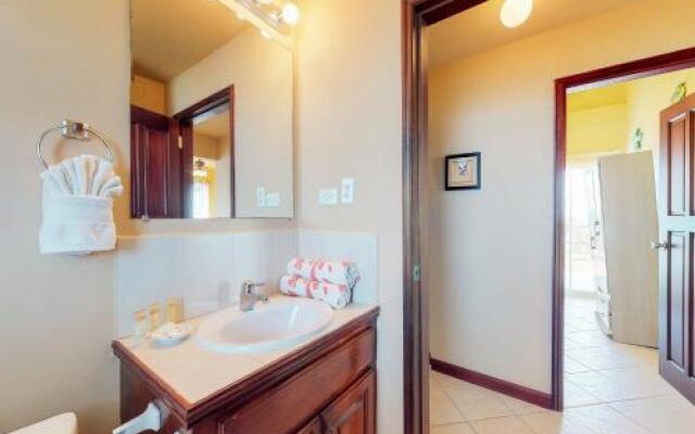 Suite C303 Mara Laguna