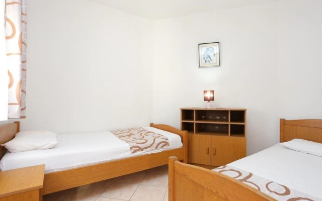 Lias - With Restaurant - A3