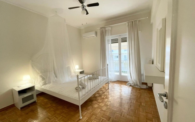 Faliro Apartments Next To The Beach