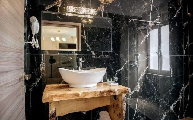 Oniro Luxury Suites in Pargatown