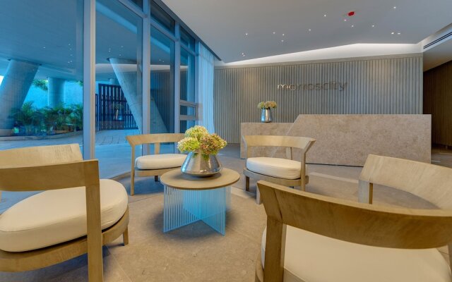 23rd Floor Luxury Apartment - sea view