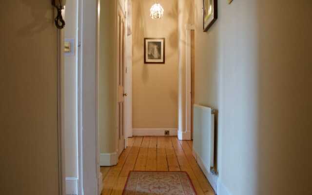 Spacious 1 Bedroom Stockbridge Flat
