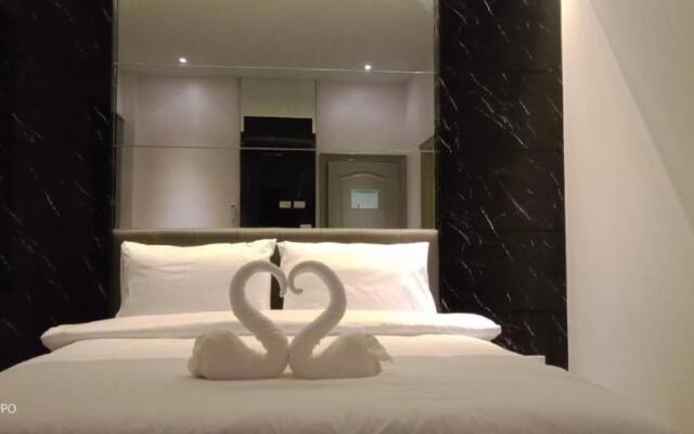 Chics Resort ชิคส์รีสอร์ท