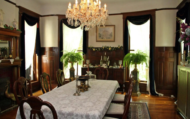 Beall Mansion An Elegant Bed & Breakfast Inn
