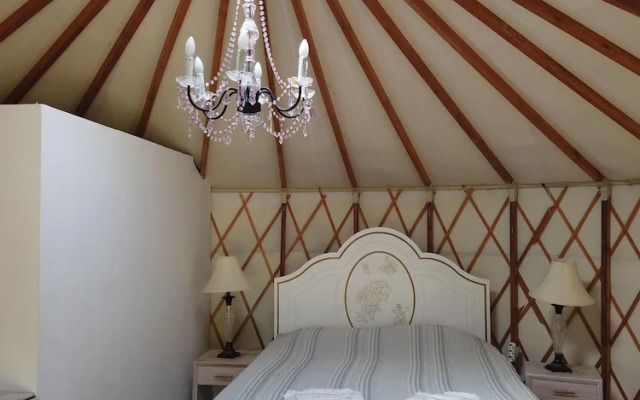 Yol Glamping Hotel Retreat Center