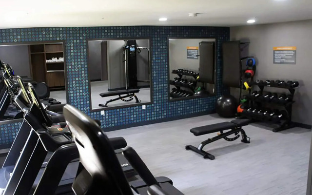 La Quinta Inn & Suites by Wyndham Memphis I-240