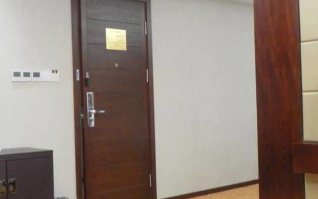 Rongcheng Celebrity Hotel High Speed Rail Station Shop