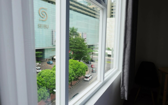 Grand   Thamrin  Hotel