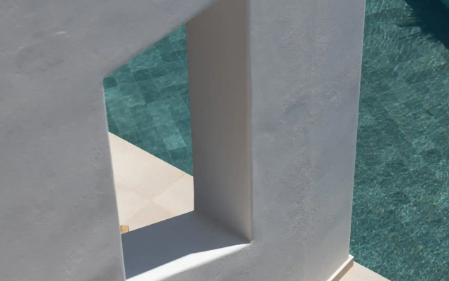 Nuca Mykonos