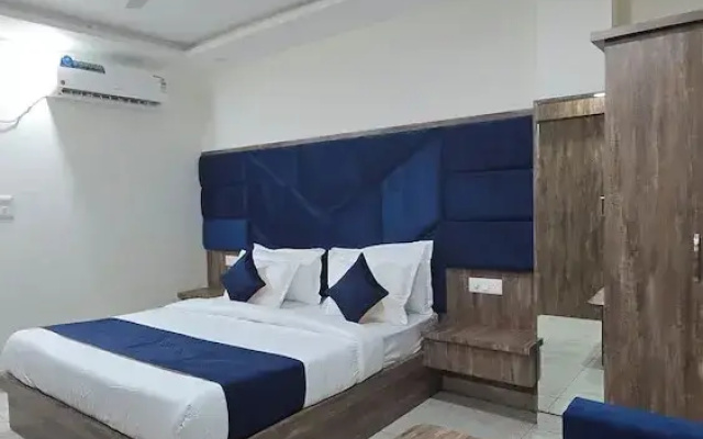 Hotel The Katra Avenue