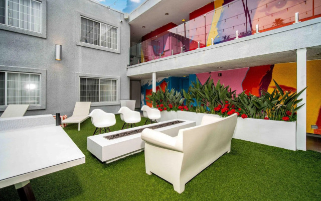 The Kinney - Venice Beach