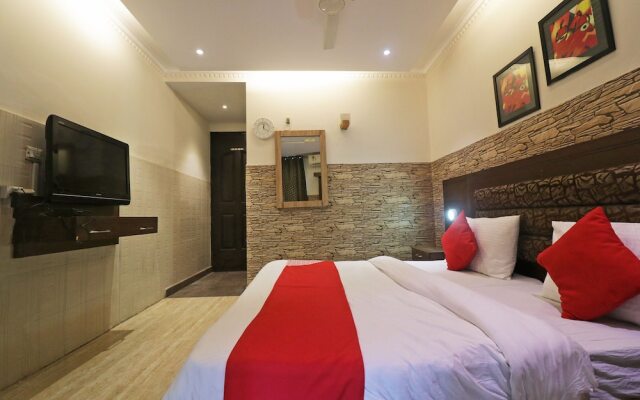 OYO 49069 A Suites