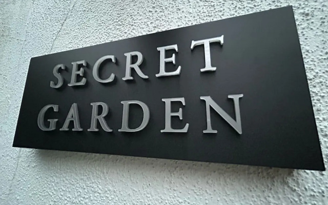 Secret Garden, 34C Clarence Street