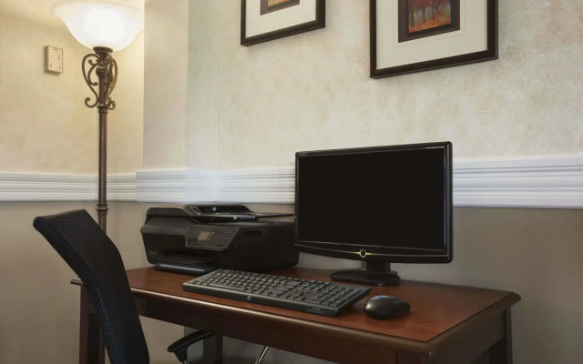 Days Inn by Wyndham Shelburne/Burlington