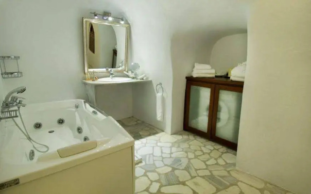 La Maltese Hotel