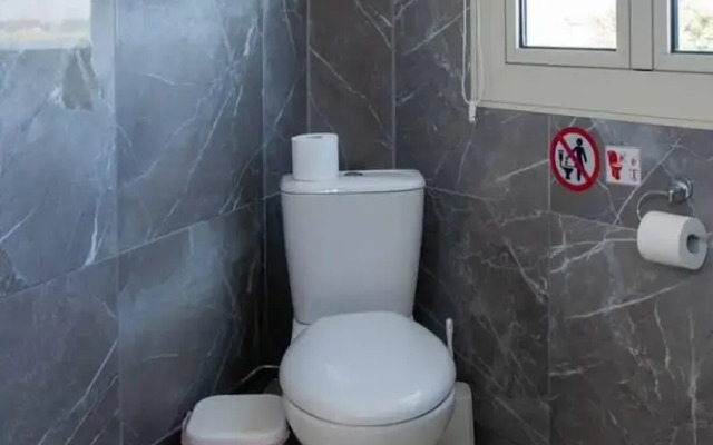 Captivating Lake & Oceanview Getaway House