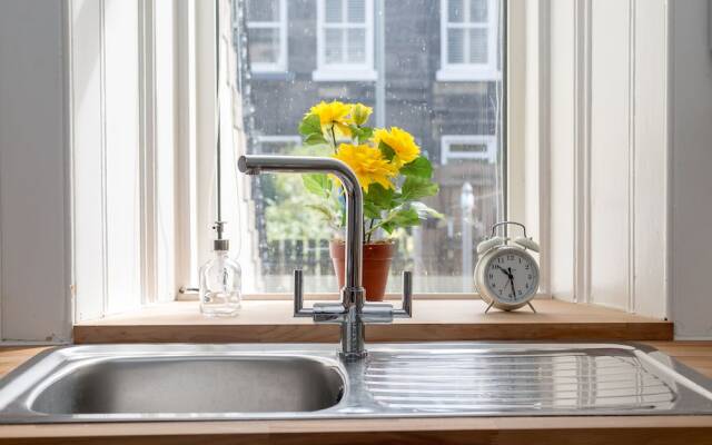 414 - Lochend Road Apartment