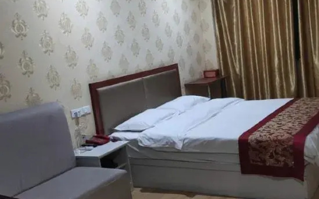 Qianchunchen Business Hotel