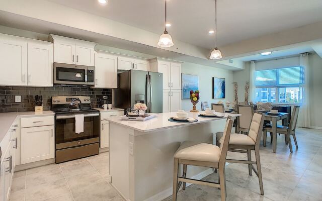 Modern Condo Near Disney Foosball Water Park!