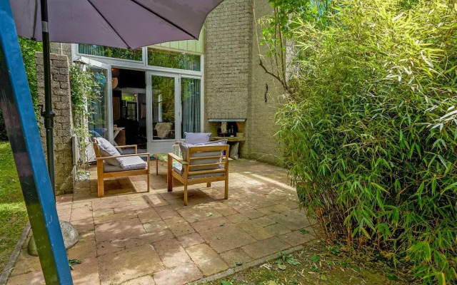 Cozy Holiday Home in Kortgene near Lake Veerse