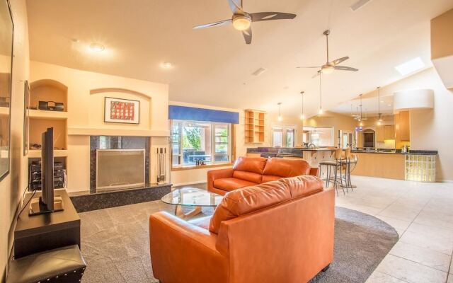 Bella Turquoise By Signature Vacation Rentals