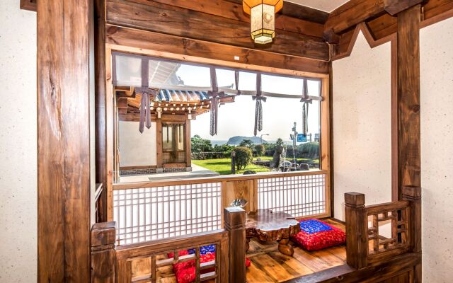 Jeju Hanok Hotel Hallagung