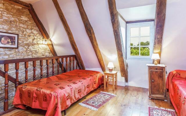 Cozy Holiday Home in Montayral with Swimming Pool