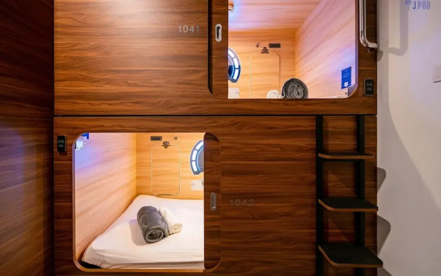 JPOD Capsule Hotel
