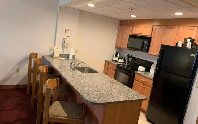 Fireside Inn & Suites Gilford