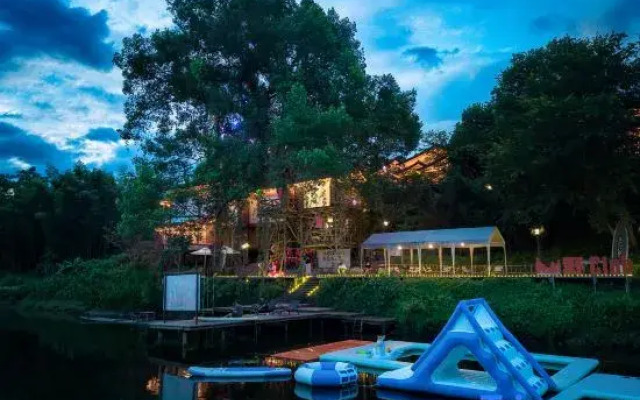 Wangwuyuan · Liusu Xiaozhu · Huangling Designer Homestay