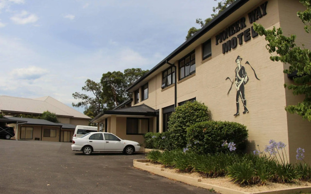Pioneer Way Motel