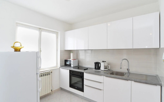 Apartment 757