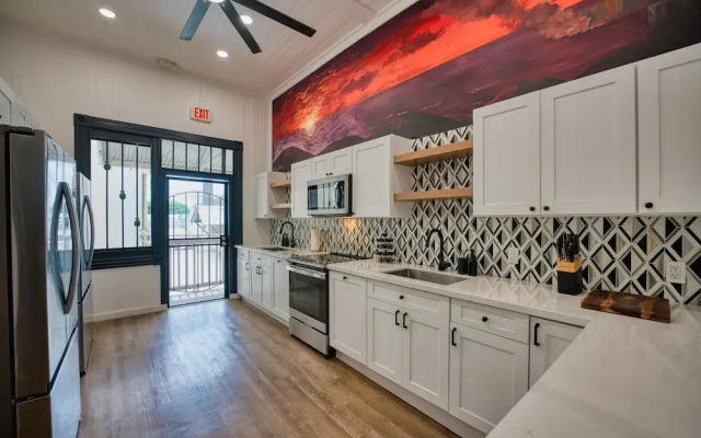 Howzit Hostels Hawaii