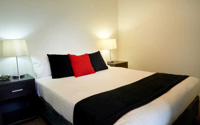 Comfort Apartments on Elizabeth – Guest Rooms – Melbourne