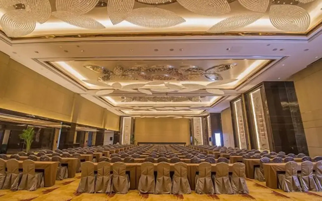 Luan Suntone Plaza Hotel