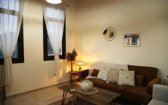Artista Roustik Apartment