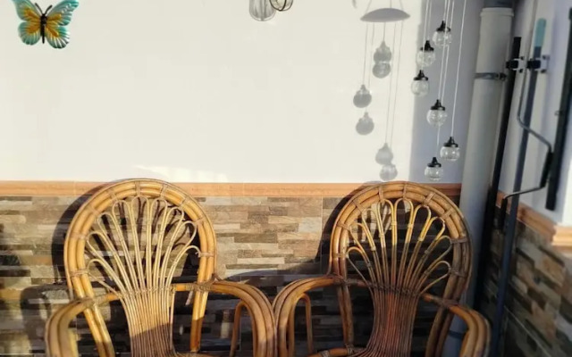 2bed Traditional Apt - Private Balcony - Fuenmayor