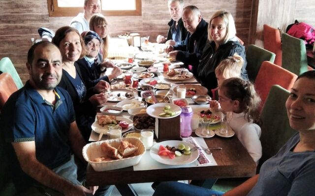 Migroras Otel & Restaurant - Karestel Yaylasi