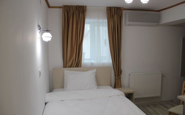 Hotel Marina SRL