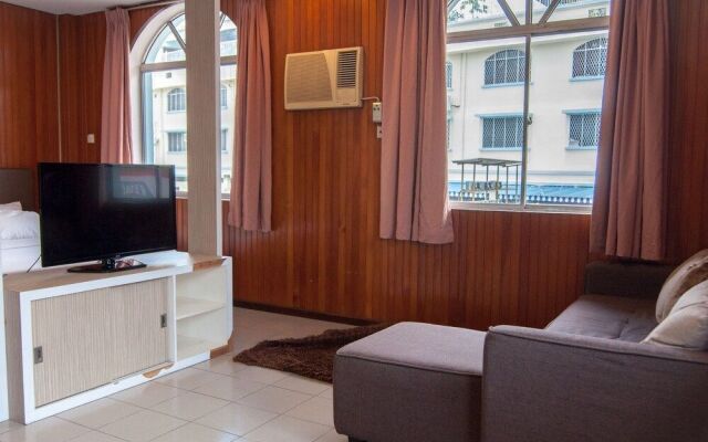 OYO 89577 Kristal Hotel