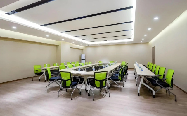 Rezen Select Hotel (Chongqing Jiefangbei)