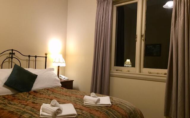 Albatross Inn Bed & Breakfast