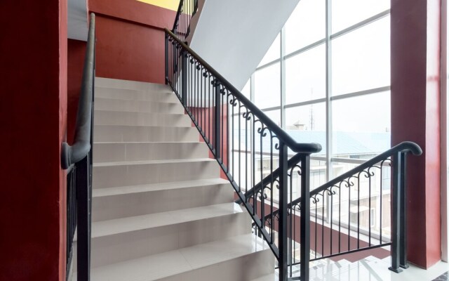 OYO 727 Merlion Hotel