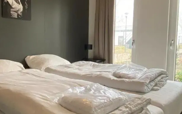 Gloednieuw luxe chalet aan Veluwemeer 4 pers