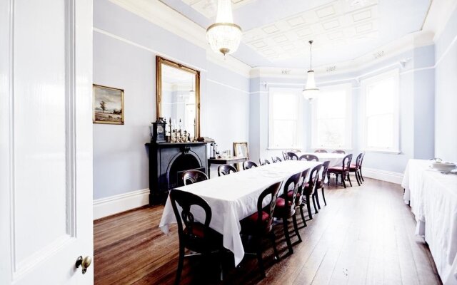 Ravenswood Homestead