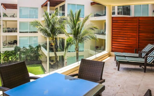 Elements 210 2 Bedroom Condo by Redawning