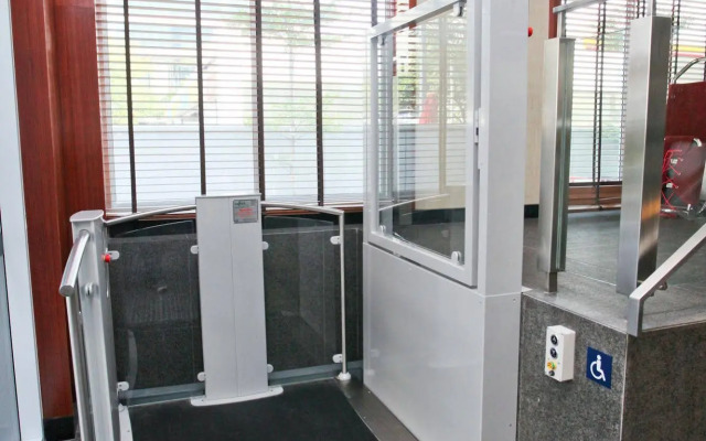 Aqueen Hotel Paya Lebar
